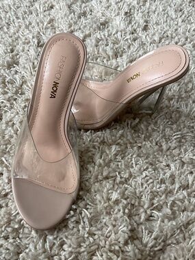 🤩Fashion Nova Transparent and Nude Heels - size 6.5